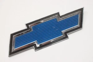 NOS 1973 1974 1975 1976 Chevrolet C10 K10 Truck Grill Emblem GM 672810 715626 - Picture 1 of 6