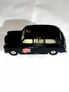 L@@K RARE-COLLECTIBLE~CORGI AUSTIN-BLACK LONDON TAXI/LABELS&FOLD OUT REAR DOORS - Picture 1 of 13