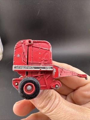 Vintage ERTL International 2400 Round Baler 1:64 Scale Diecast Farm Implement📦 - Image 1 of 4