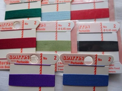 OCHO tarjetas Griffin 100 % cuerdas de hilo de seda con aguja tamaño 2 varios colores G244 DNG Foto 1 de 2