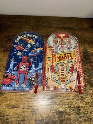 Schylling 弹球游戏套装 2 个游戏 Space Race 2006 & Hi-Score 弹球 2018 — 第 1/2 张图片