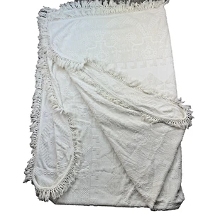 Fringed Chenille Medallion Bedspread Mid Century Off White Cotton 76 x 109 King - Picture 1 of 9