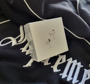 Brand New ( 2nd Gen ) Airpods - Picture 1 of 3