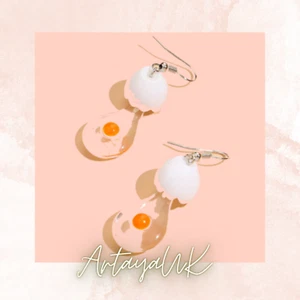 VENDEDOR DEL REINO UNIDO Inusual Novedad Kawaii Huevos Divertidos Pendientes Lindos Comida Huevos Joyería - Imagen 1 de 4