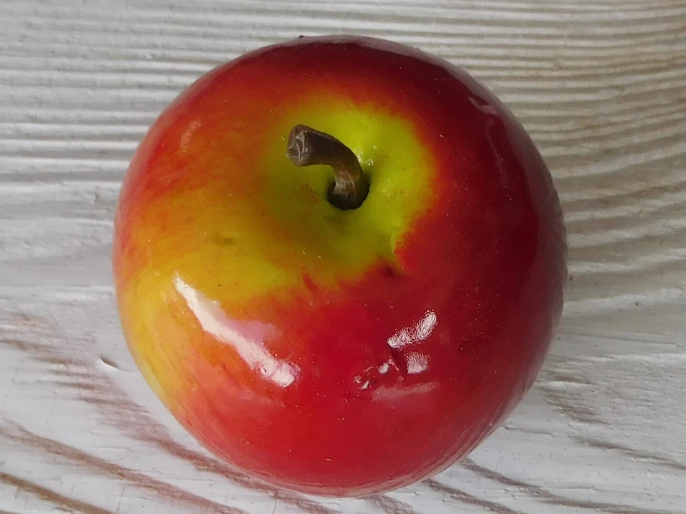 Deko Äpfel, matt, glänzend oder gezuckert, verschiedene Größen mit / ohne Draht - Bild 1 von 1