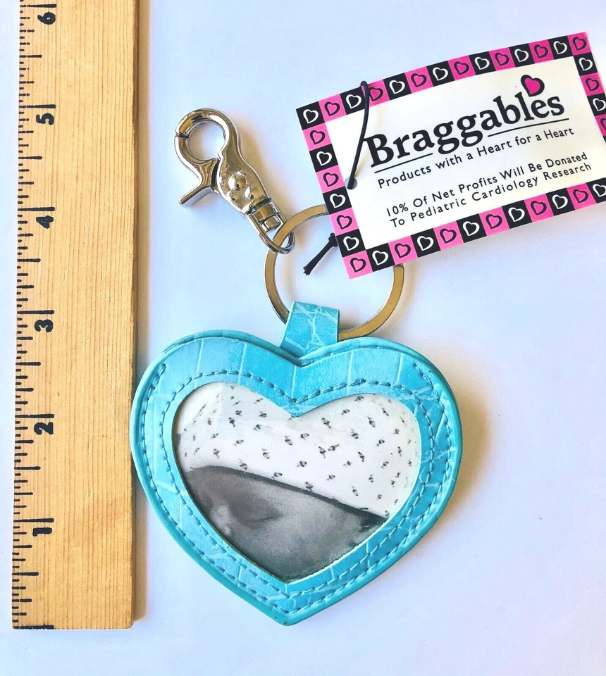 Braggables Insertar Una Foto Corazón Llavero Azul Gatillo Gancho - NUEVO Foto 1 de 1