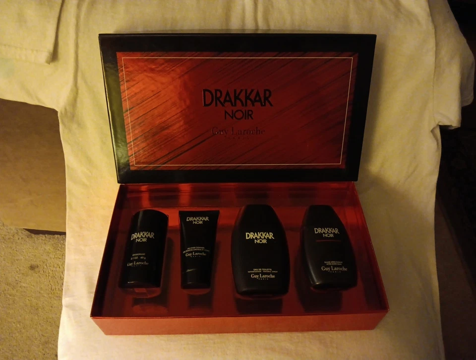 DRAKKAR NOIR Guy Laroche Paris, Juego de fragancias para hombre Toilette, bálsamo, desodorante+ Foto 1 de 1