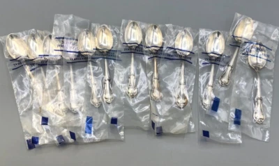 Juana de Arco por International Juego de 12 cucharas Demitasse de plata de ley 4 1/8" Foto 1 de 4