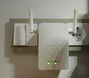 Netgear P 3000 Router Weiß - Bild 1 von 12