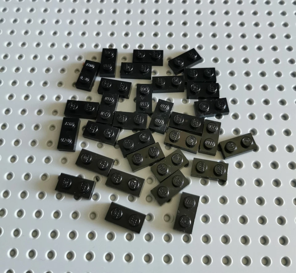 LEGO Platte Bauplatte Basisplatte 1x2 schwarz 30 Stück black basic plate 3023 R1 - Bild 1 von 1
