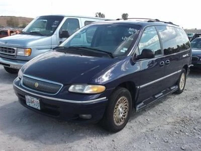 Conjunto de puerta delantera derecha usado se adapta a: Chrysler Town & Country Wide Mou 1997 Foto 1 de 4