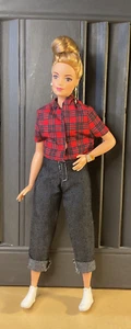 Barbie Wissenschaftler Puppe Restyled, Erdbeerblond, Sommersprossen Curvy Mattel DVF60 - Bild 1 von 13
