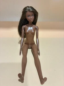 Barbie bambola etnica nuda piedi piatti usata può snell muffa capelli cattivi 2015 - Foto 1 di 12