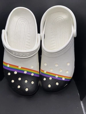 Crocs Clássico Arco-íris Feminino Tamanho 10 Tamancos Orgulho Sandálias Slingback Slip-On - Imagem 1 de 4