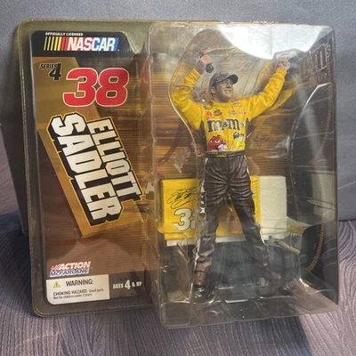Figura de acción McFarlane NASCAR Elliott Sadler #38 M&M’s serie 4 nueva en paquete Foto 1 de 4