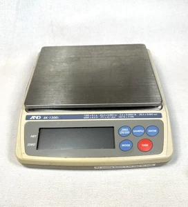 A&D BILANCIA DIGITALE DI PRECISIONE GIOIELLI LEGALE PER COMMERCIO EK-1200i 1200 X 0,1 GRAM - Foto 1 di 8