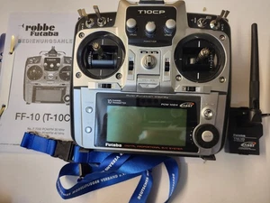 Futaba T10CP 2,4GHz Fasst mit Senderpult und Anleitung - Bild 1 von 5