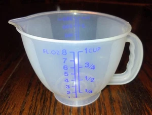 Vintage Tupperware Spielzeug 1 Tasse Tuppertoys #1402 alle blauen Buchstaben EUC!! - Bild 1 von 5