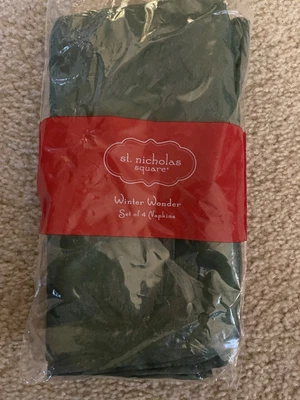 Juego de 4 servilletas verdes St. Nicholas Square Winter Wonder 19" x19" Foto 1 de 3