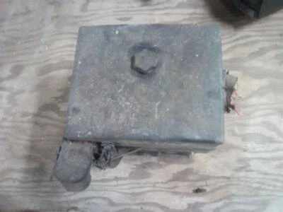 Fuse Box Engine Fits 03-05 GRAND AM 599921 - Image 1 of 2