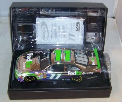 1:24 ACTION RCCA ELITE PLATINUM 2011 #11 FEDEX GROUND DENNY HAMLIN #18/24 RARO Foto 1 de 4