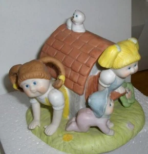1983 CABBAGE PATCH FIGURINE WITH XAVIER ROBERTS SIGNATURE ~CLUBHOUSE - Picture 1 of 4