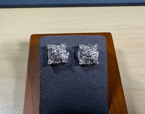 14k White Gold 1.25ct Round & Baguette Cut Diamond Circle Cluster Stud Earrings - Picture 1 of 24