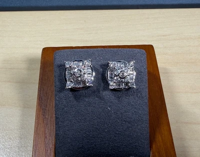 14k White Gold 1.25ct Round & Baguette Cut Diamond Circle Cluster Stud Earrings - Image 1 of 4