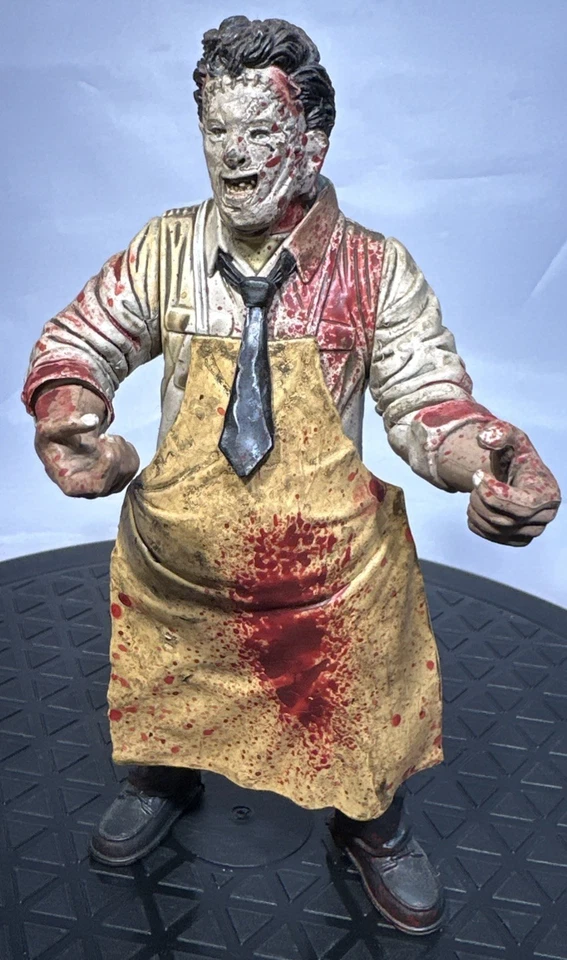Figura suelta McFarlane Movie Maniacs Texas Chainsaw Massacre Leatherface 1998  Foto 1 de 4