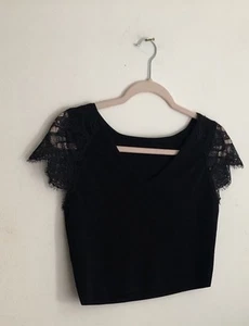 COAST Women’s UK M Black V-neck top ribbed with lace detail sleeves pre-owned - Picture 1 of 8
