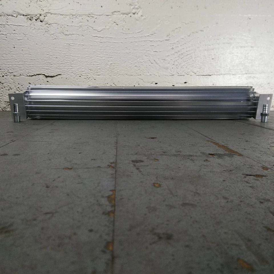 Volkswagen Tipo 3 Squareback 1966-73 20" motor aceite transmisión fluido enfriador H4 Foto 1 de 4