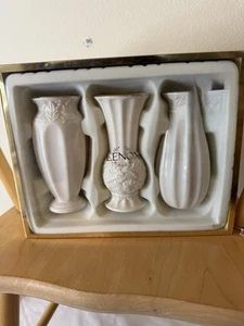 LENOX CLASSIC SET OF 3 CARVED BUD VASES CREAM COLOR & GOLD TRIM 5" TALL - Picture 1 of 3