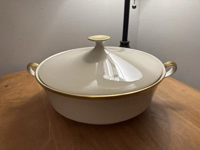 Lenox Eternal Cazuela Cubierta Plato Tureen con Tapa Borde Dorado EE. UU. Foto 1 de 4
