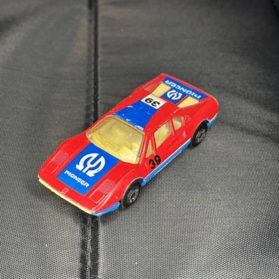 Matchbox Superfast Nº70 Ferrari 308 GTB PIONEER rojo/azul #39 1981 Hecho en Macao Foto 1 de 3