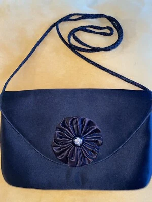 Bolso de Noche Givenchy Vintage Paris Negro Satinado Flor Foto 1 de 4