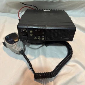 Motorola Radius GM 300 M34GMC29C3AA CB-Funkgerät mit Motorola Drucktastenmikrofon - Bild 1 von 7