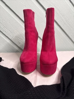 ESTILO VIVO SE ENCUENTRA CON LA COMODIDAD - BOTINES PLATAFORMA GAMUZA ROSA SODA HOT BARBIE Foto 1 de 4