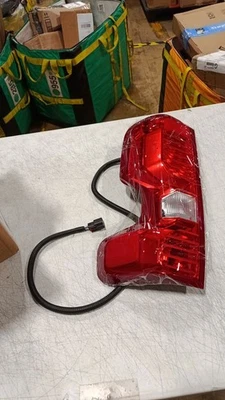 For Chevrolet Silverado 1500 2019 2020-2022 Right Side Tail Light Rear Taillamps - Image 1 of 2