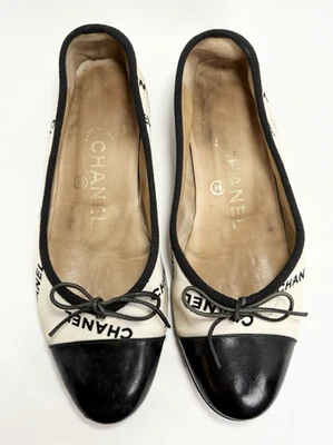 Chanel Ballet Flats White & Black Leather & Canvas Monogram Logo Y2K Sz 35 - Image 1 of 4