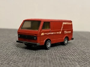 Spielzeugauto Siku Super Serie 1334 VW LT Kastenwagen rot "Porsche Team" - Imagen 1 de 5
