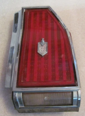 1981 - 1986 CHEVROLET CHEVY MONTE CARLO RH REAR TAIL LIGHT LAMP ASSEMBLY OEM - Image 1 of 4