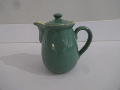 Jarra con tapa de 3/4 pintas verde Denby Manor Foto 1 de 4