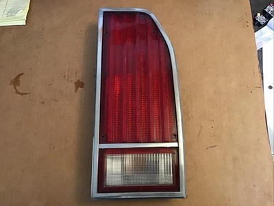 Оригинальный задний фонарь для универсала под правую руку 1979-80-е Ford LTD Country Squire - Изображение 1 из 4