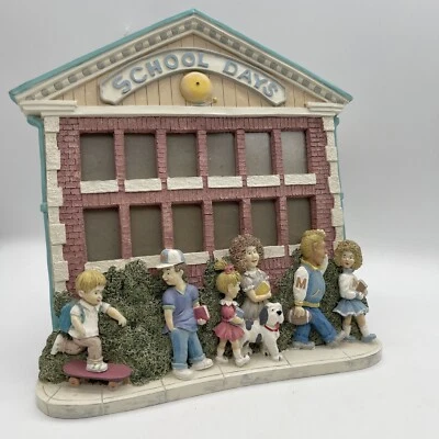 Marco de fotos de días escolares ladrillo escuela casa niño escuela patio 12 ranuras para fotos  Foto 1 de 4