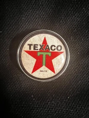 TEXACO GAS AND OIL ROUND LAPEL PIN - BACKPACK- SHIRT - HAT - 1" IN DIAMETER - Image 1 of 2