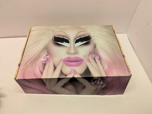 Trixie Mattel The Blonde Large Printed Tote - Press-on Nails 14k Locket - No CD - Picture 1 of 12