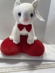 Valentines Day Cuddles The Sensitive Stuffed Plush Cat On A Heart Pillow - Picture 1 of 5