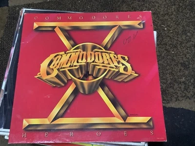 VINTAGE LP VINYL RECORD Commodores Heroes - Image 1 of 2