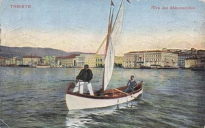 30-69) CARTOLINA TRIESTE RIVA MANDRACCHIO ANIMATA PESCATORE ARPIONE VIAGGIATA - Picture 1 of 2
