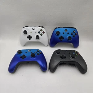 Job Lot Of Untested Xbox Controllers - Picture 1 of 9
